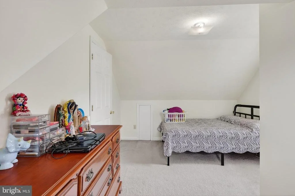 Photo of 5821 ROBIN STREET