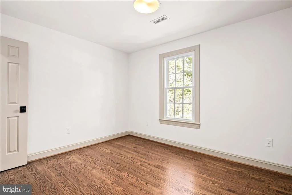 Photo of 9020 BEATTY DRIVE