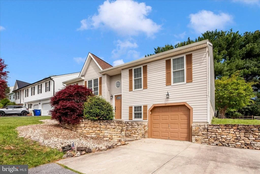 Photo of 127 SUNHIGH DRIVE