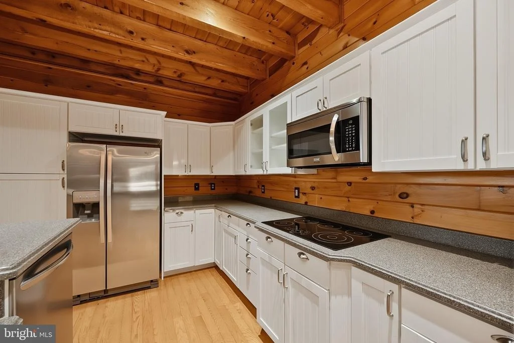 Photo of 253 GLEANINGS DRIVE