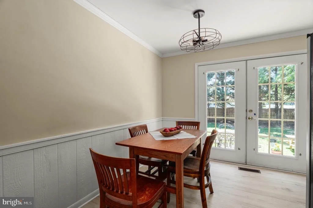 Photo of 100 HUNTCREST CIRCLE
