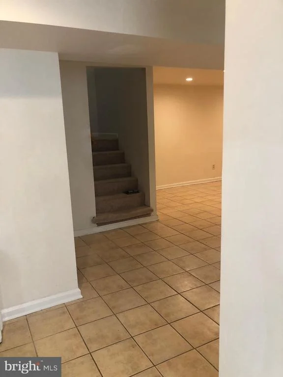 Photo of 516 MENTOR AVENUE