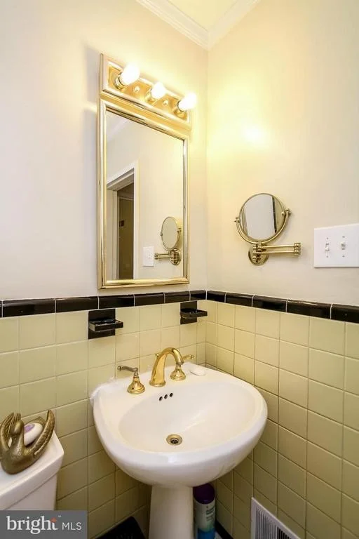 Photo of 8719 LEONARD DRIVE