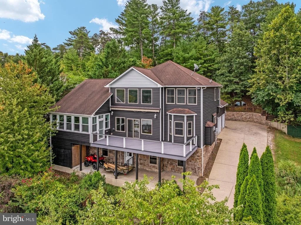 Photo of 111 WATERSIDE LANE
