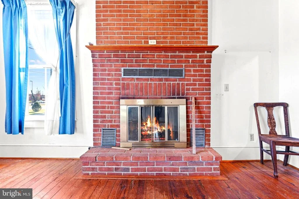 Photo of 323 MAIN