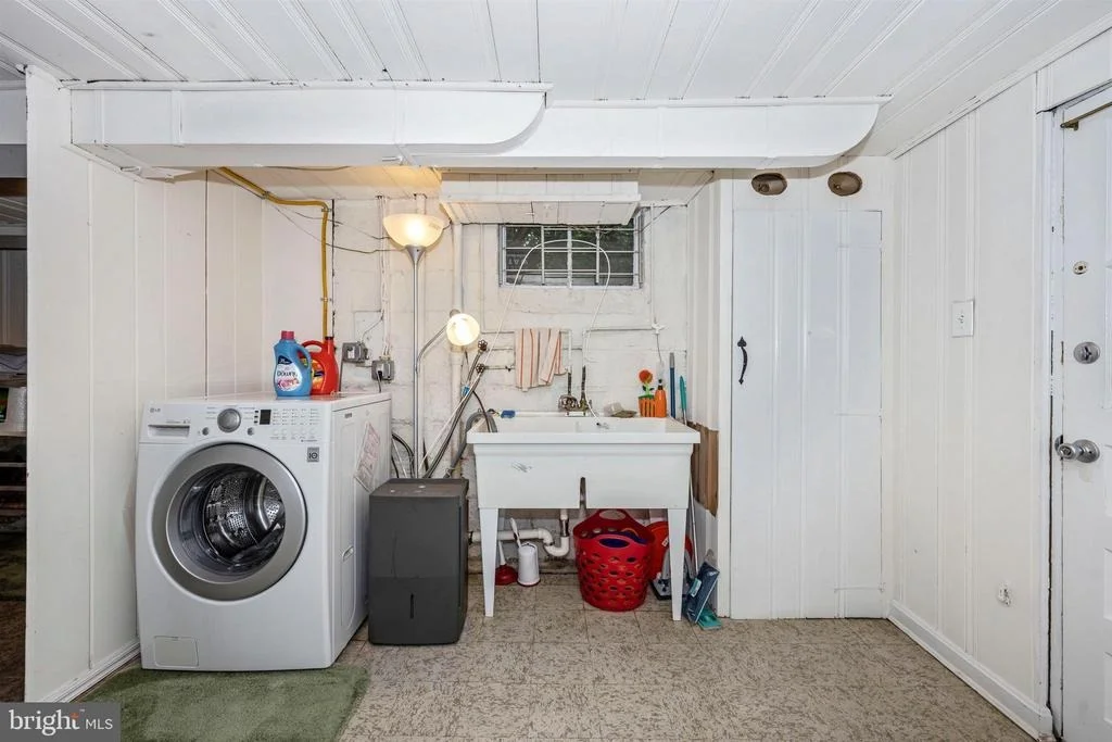 Photo of 1101 ROSWELL DRIVE
