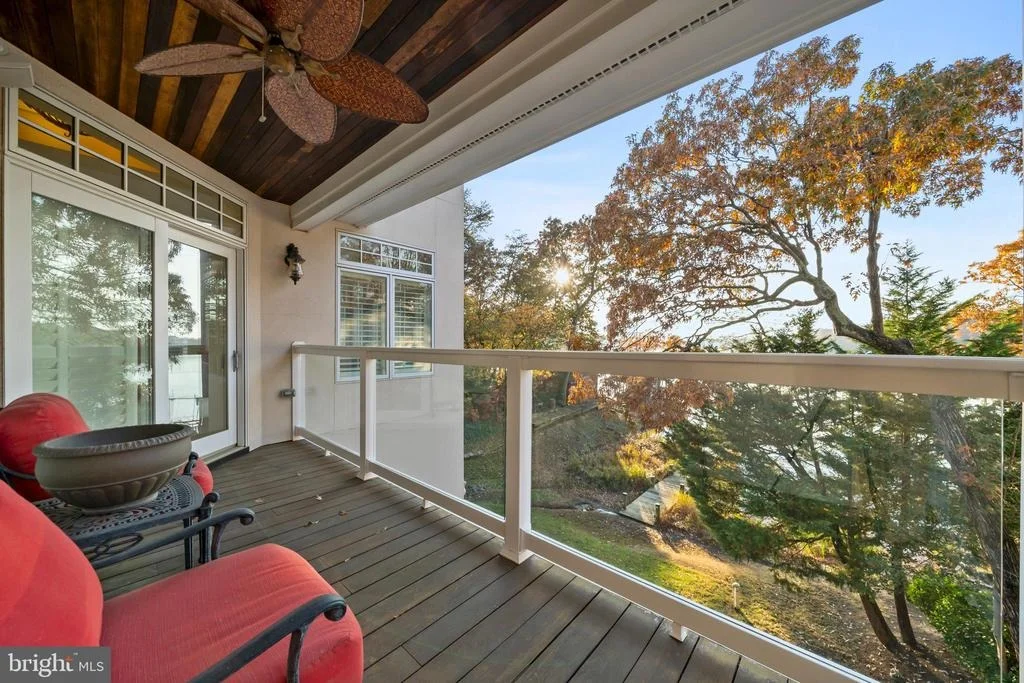 Photo of 206 HARBOR DRIVE