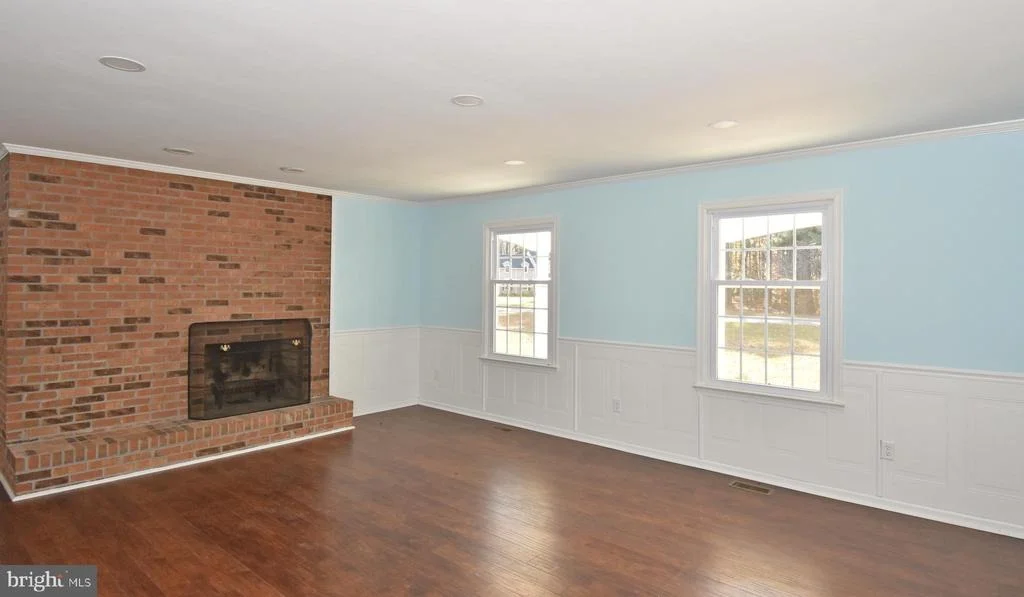 Photo of 4011 GROSSE POINT DRIVE