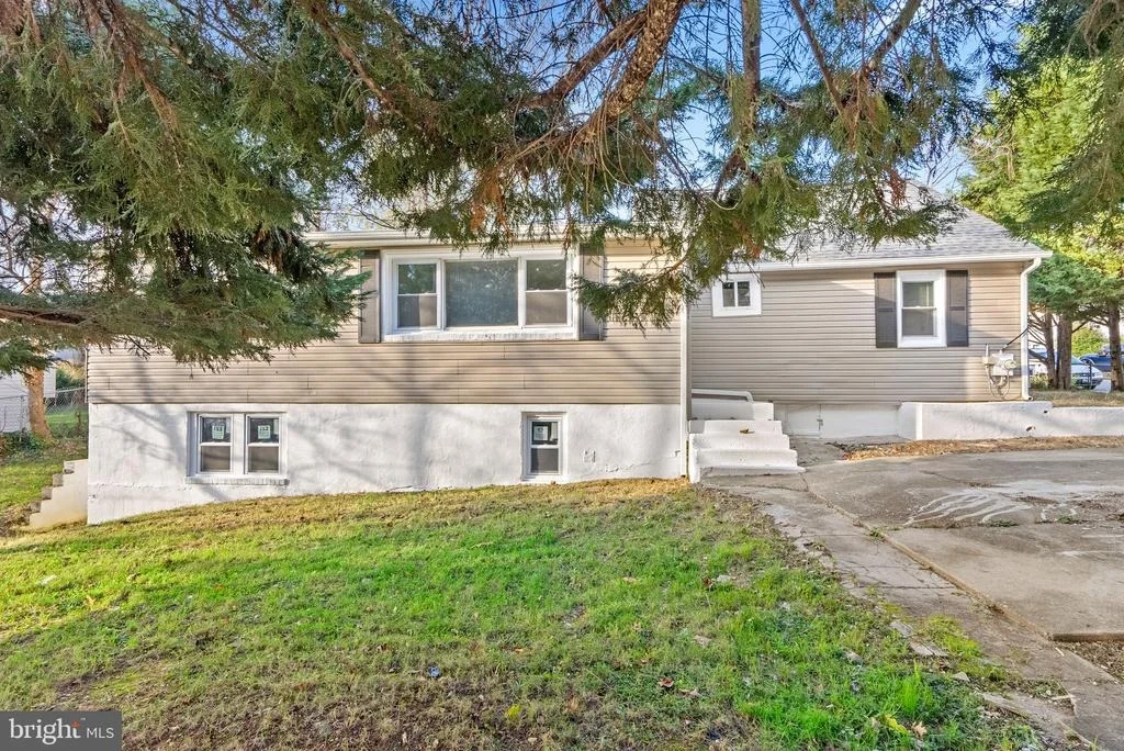 Photo of 500 GOLDLEAF AVENUE