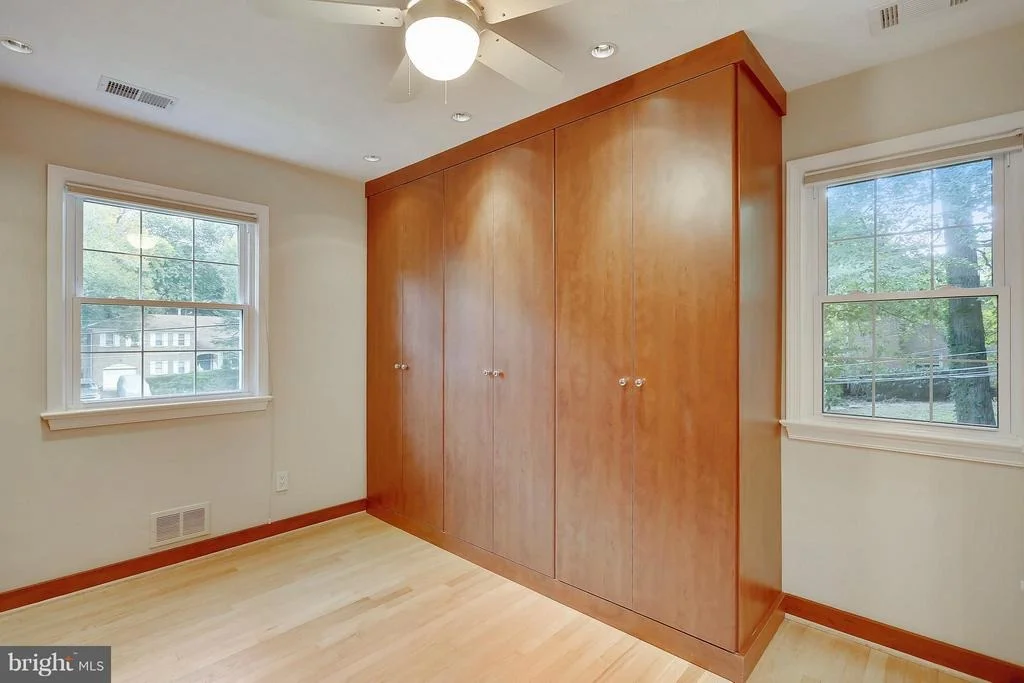 Photo of 2124 EDGEWATER PARKWAY