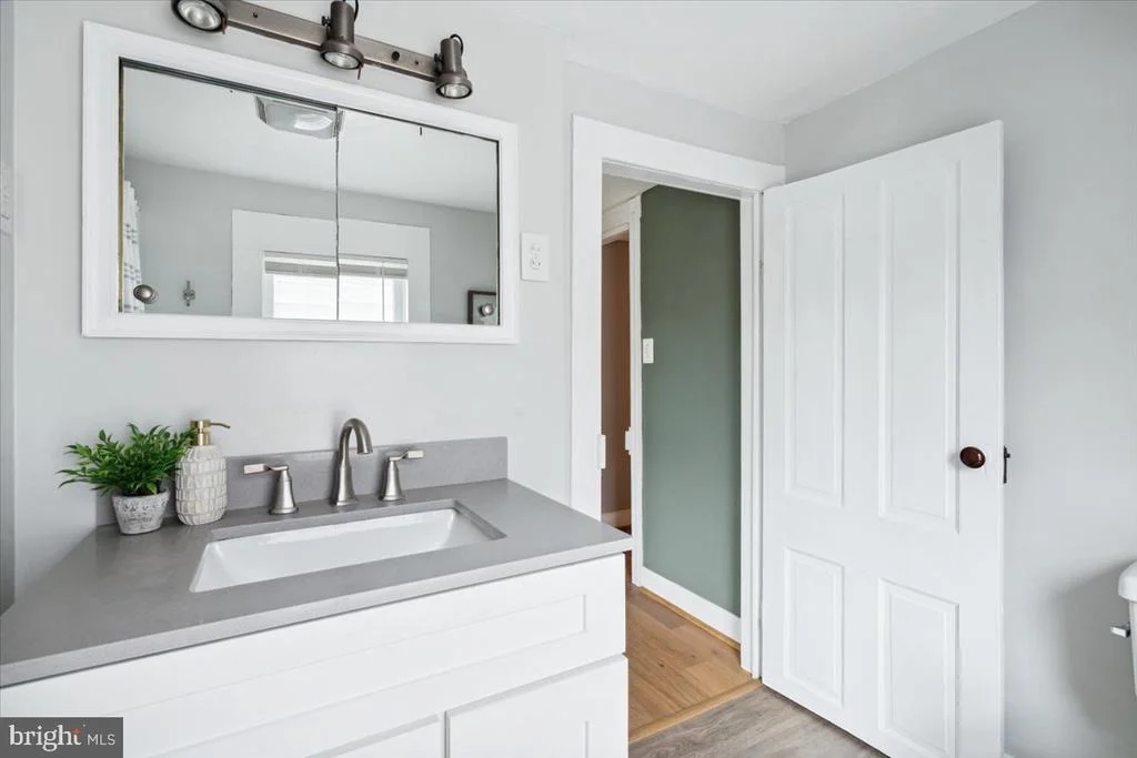 Photo of 218 5TH STREET W