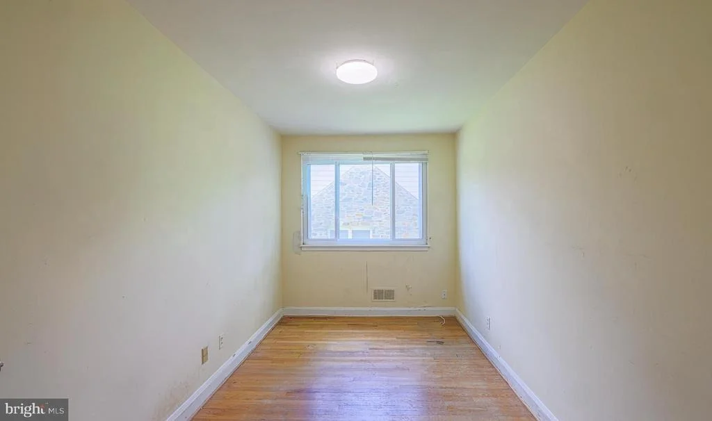 Photo of 6206 WINNER AVENUE