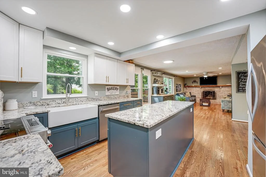 Photo of 15198 HOLLEYSIDE DRIVE