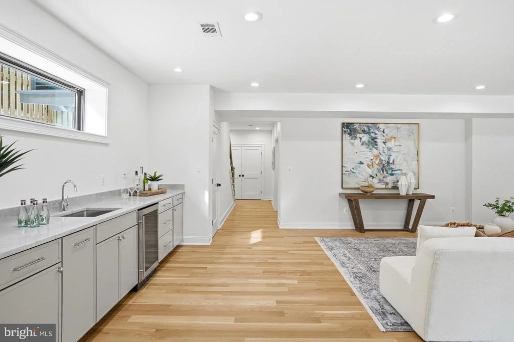 Photo of 6512 WILLIAMSBURG BOULEVARD