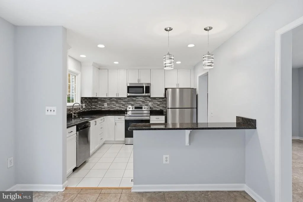 Photo of 10101 MADRONAWOOD DRIVE