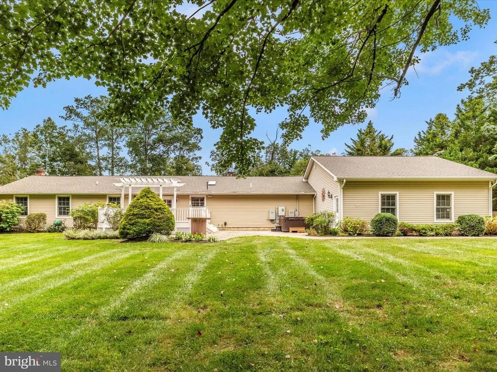 Photo of 6119 DAVIS ROAD