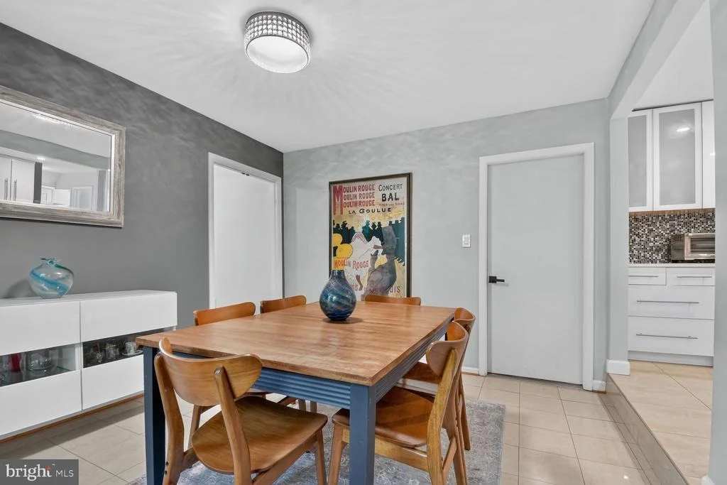 Photo of 9 RICHVIEW COURT