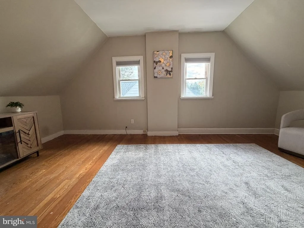 Photo of 6011 EASTERN PARKWAY