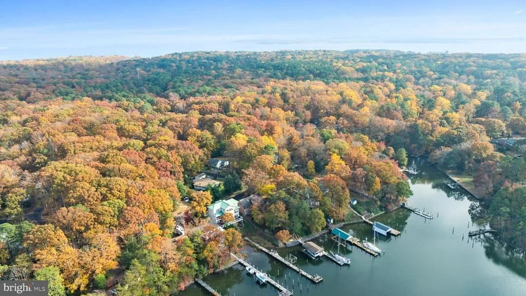Photo of 206 HARBOR DRIVE