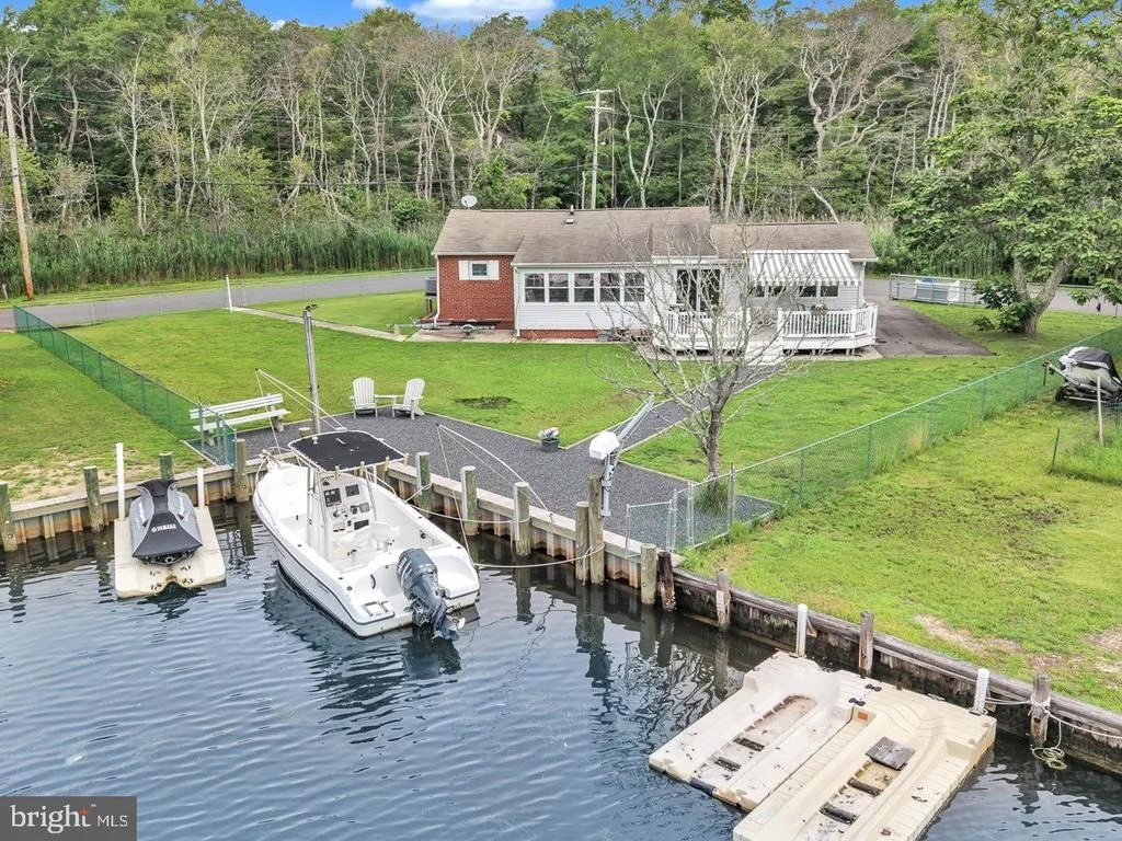 Photo of 18 BEACON DRIVE