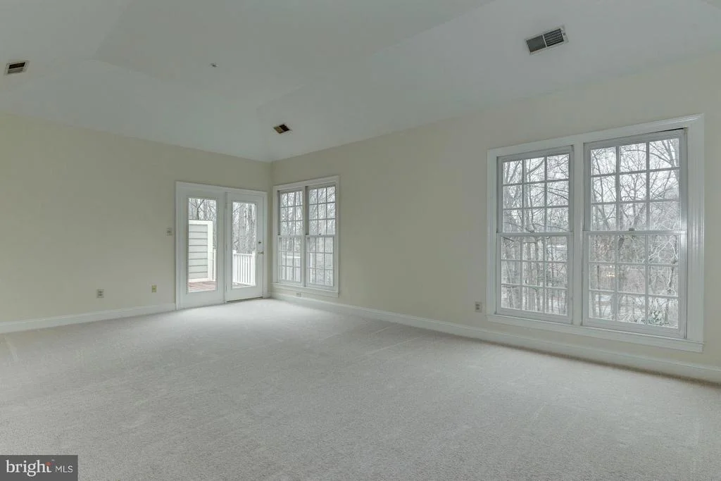 Photo of 11207 POTOMAC CREST DRIVE