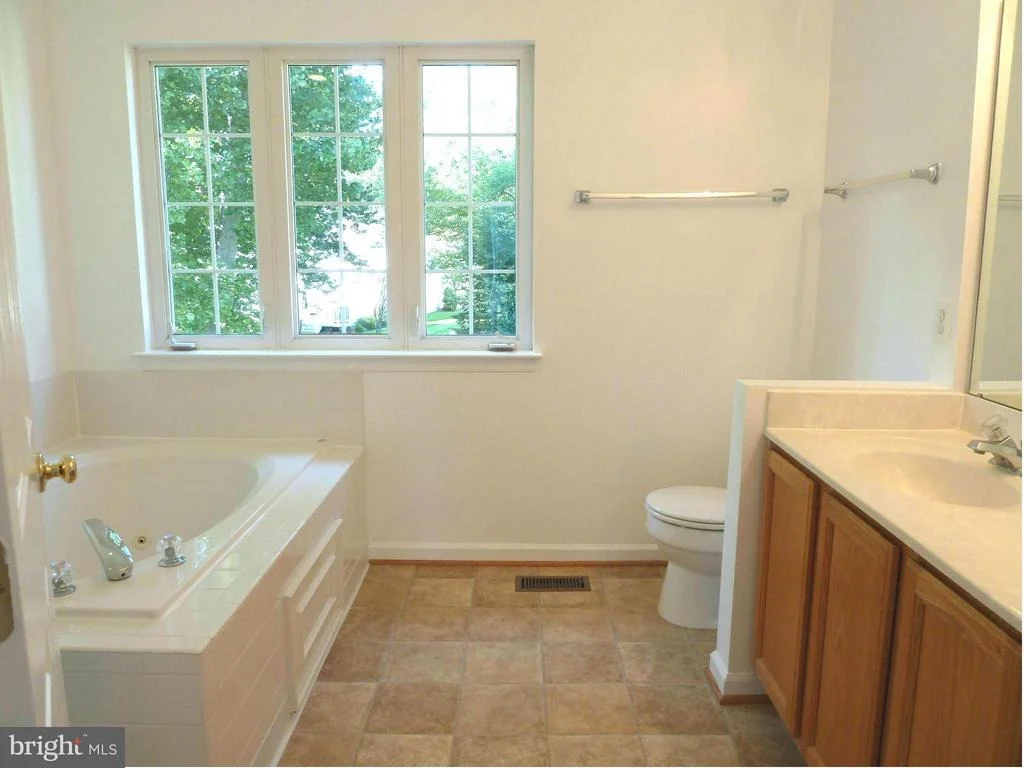 Photo of 4505 WINDING OAK DRIVE