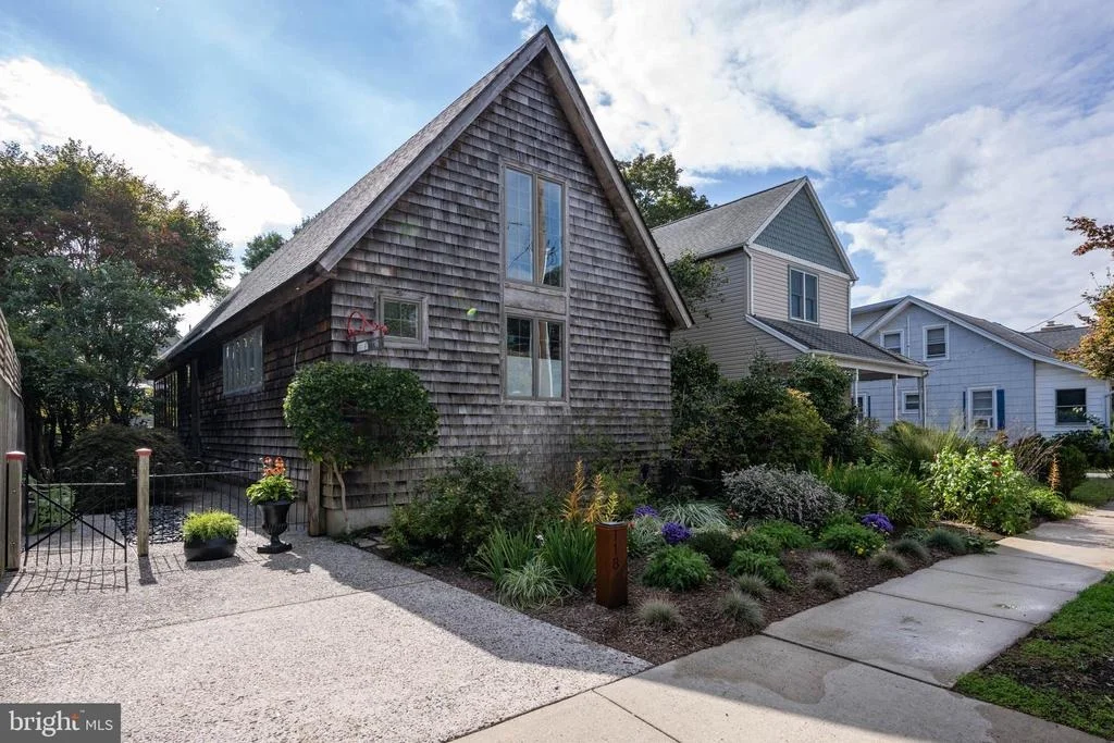 Photo of 118 BEEBE AVENUE