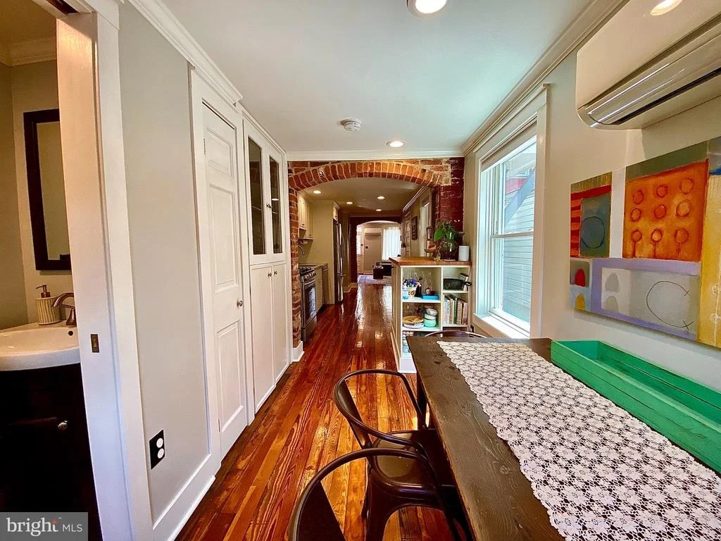 Photo of 37 E 5TH STREET