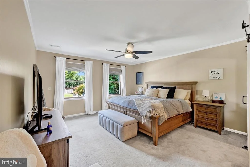 Photo of 1292 SWAN DRIVE