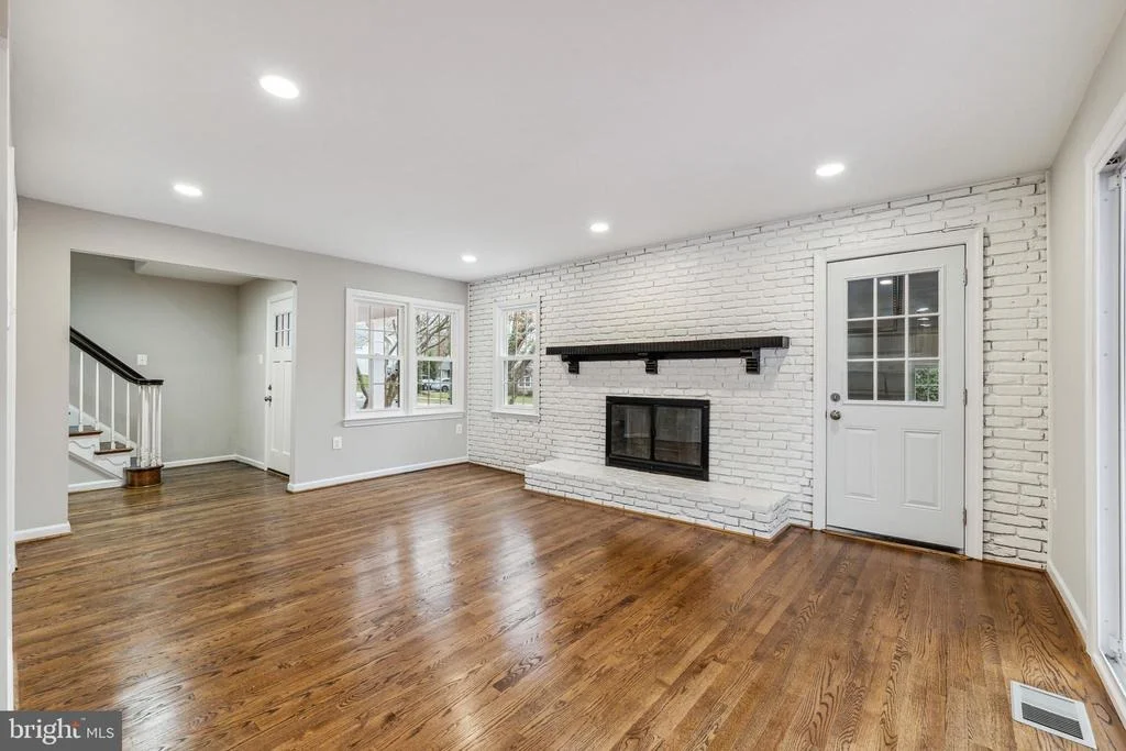 Photo of 3912 KING ARTHUR ROAD