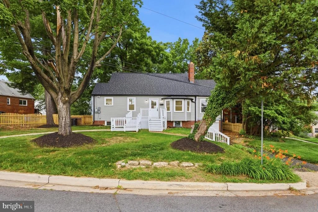Photo of 805 LANGLEY DRIVE