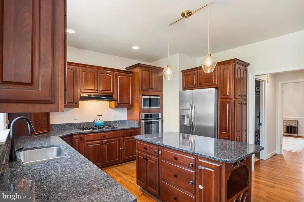 Photo of 6106 CHALLEDON CIRCLE