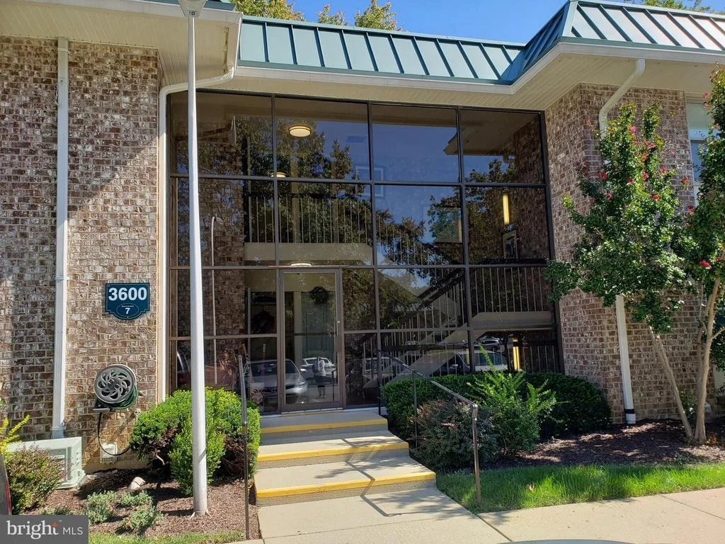 Photo of Unit 73A at 3600 GLENEAGLES DRIVE