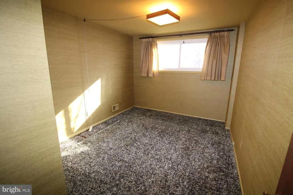 Photo of 1222 DOWNS DRIVE