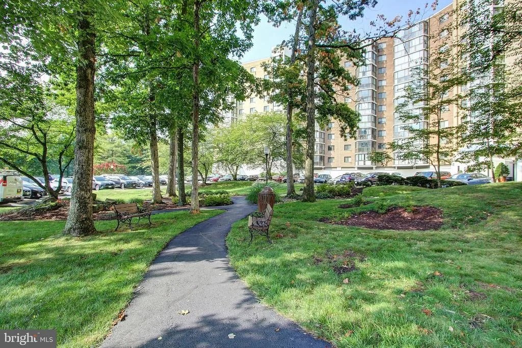 Photo of Unit 1224 at 15101 INTERLACHEN DRIVE