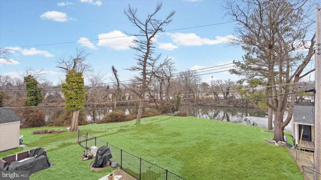 Photo of 3145 BAYBRIAR ROAD
