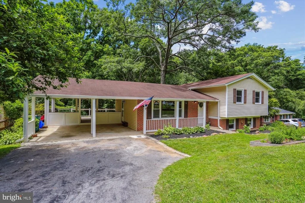Photo of 11816 LONGDRAFT COURT