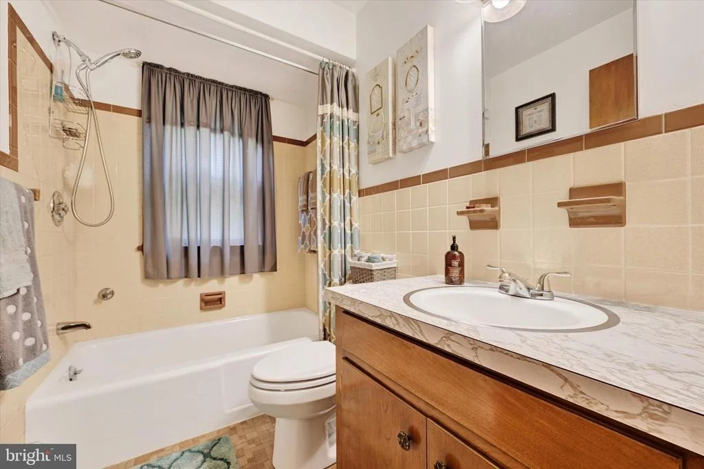 Photo of 1609 FAIRMOUNT ROAD