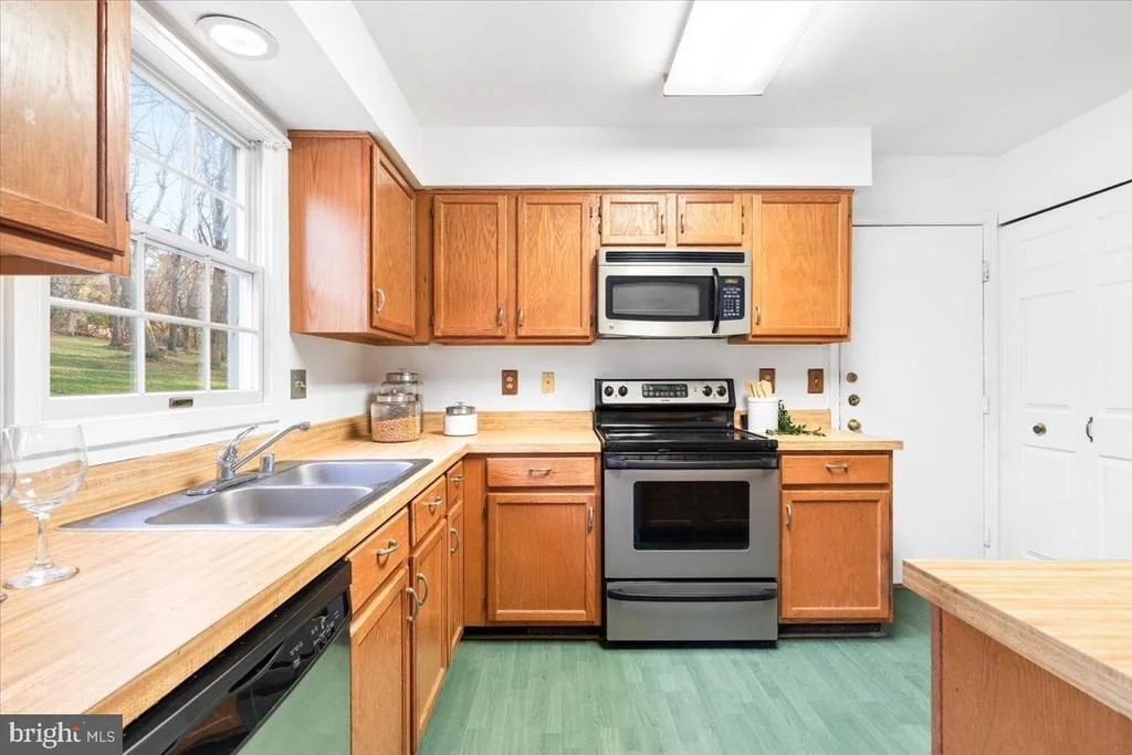 Photo of 4634 FELDSPAR ROAD