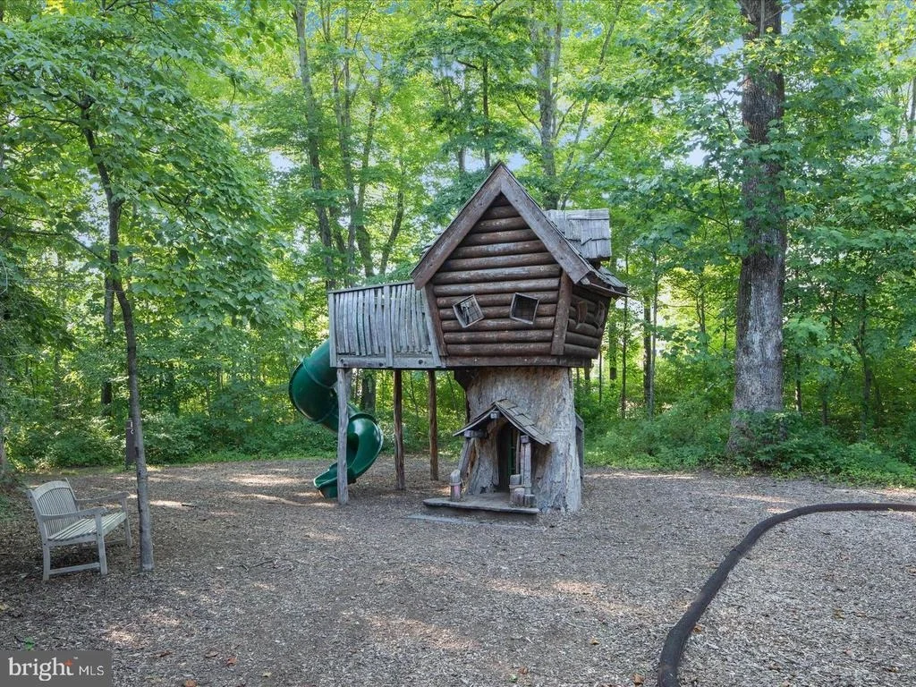Photo of 41125 SHEFFIELD FOREST DRIVE