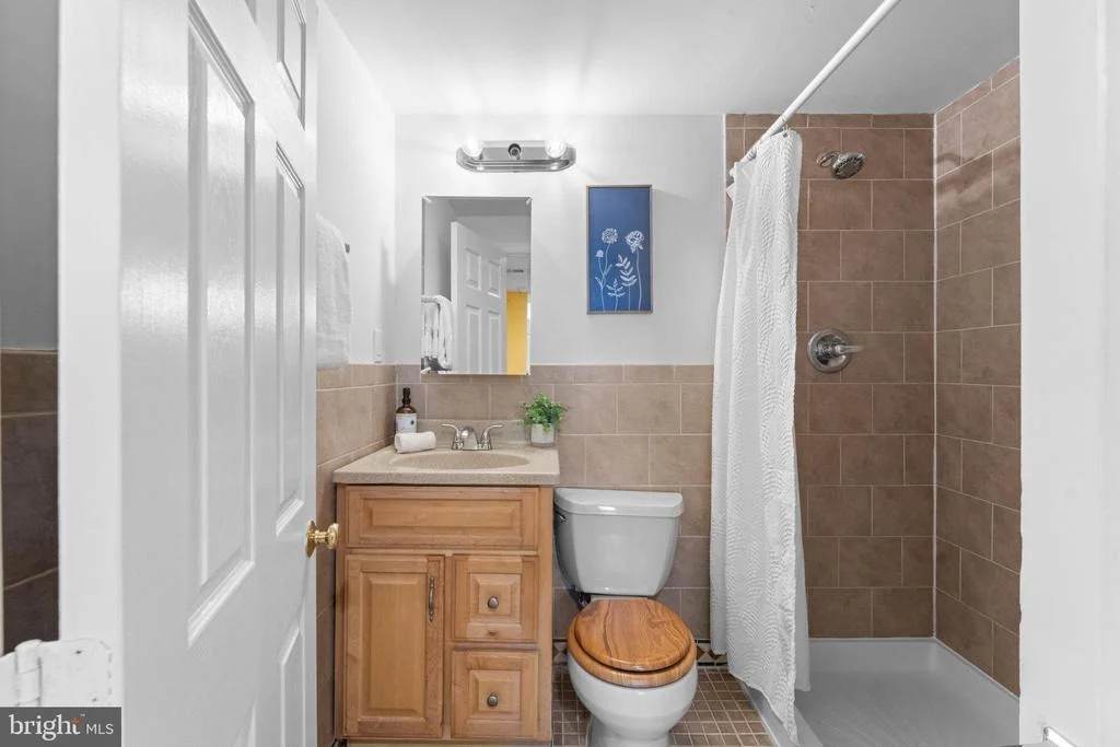 Photo of 11013 AMHERST AVENUE