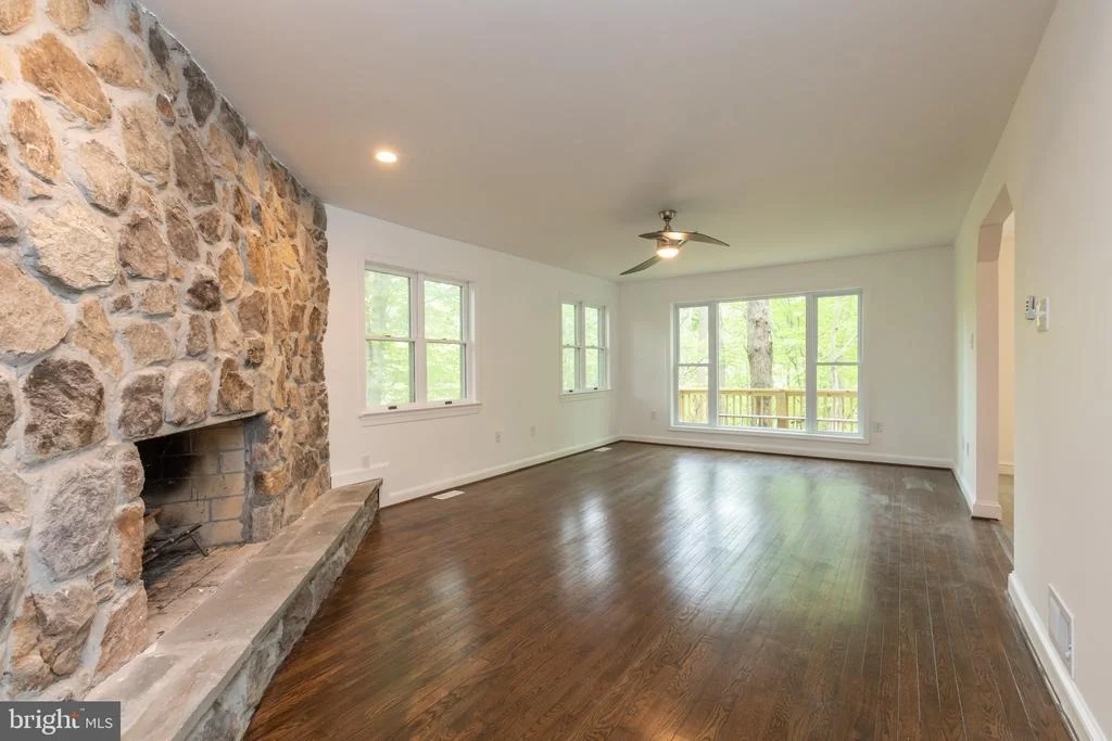Photo of 2240 GREENVALLEY DRIVE