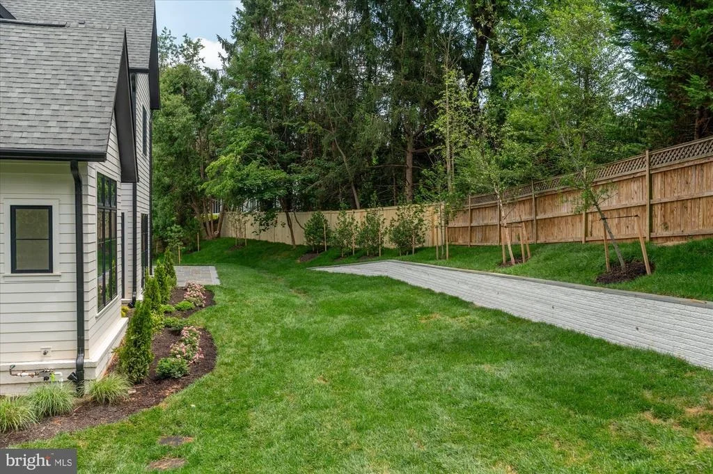 Photo of 1104 SHARON COURT