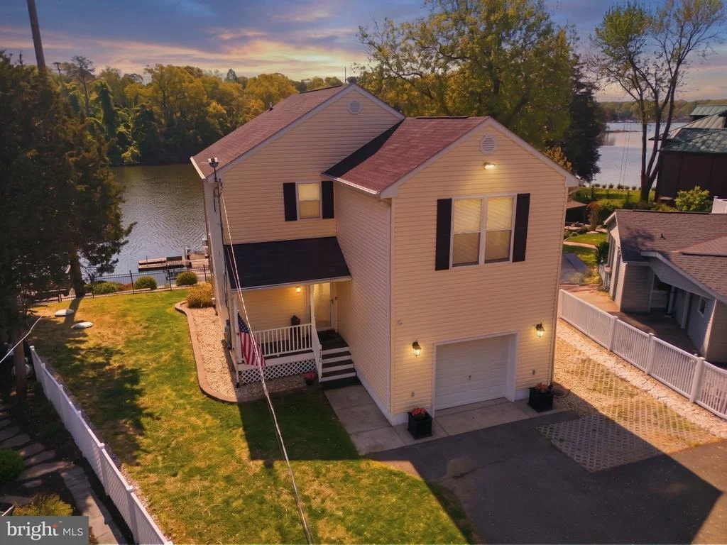 Photo of 426 RIVERSIDE DRIVE