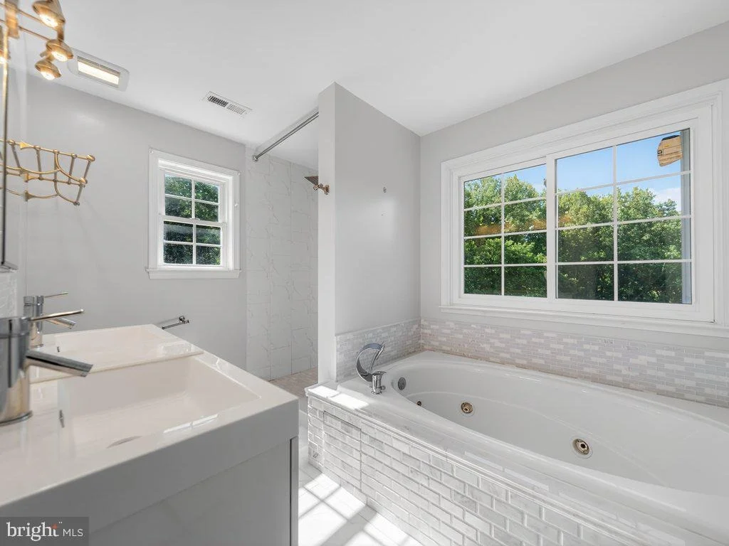 Photo of 9290 BAKER STREET