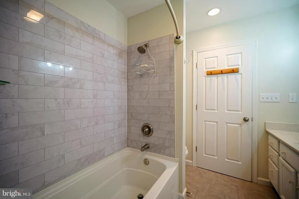 Photo of 72 GAINSBOROUGH DRIVE