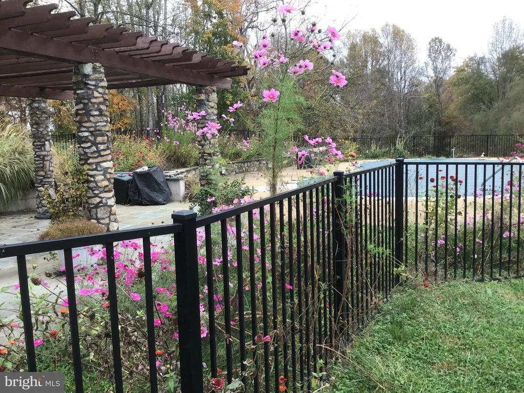 Photo of 3850 COBBLER MOUNTAIN ROAD