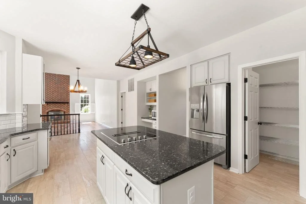 Photo of 817 KENNETH PLACE SE