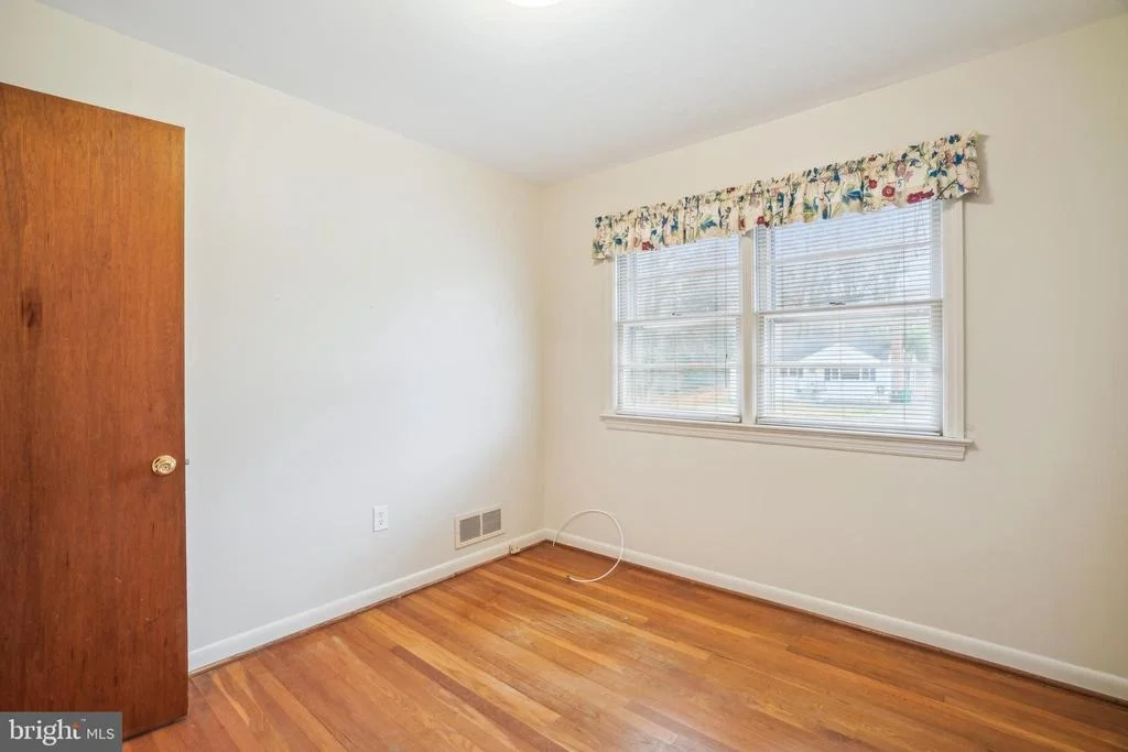 Photo of 5906 PARKWAY DRIVE