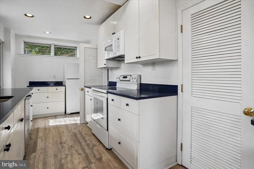 Photo of 322 CLOPSTON HILL